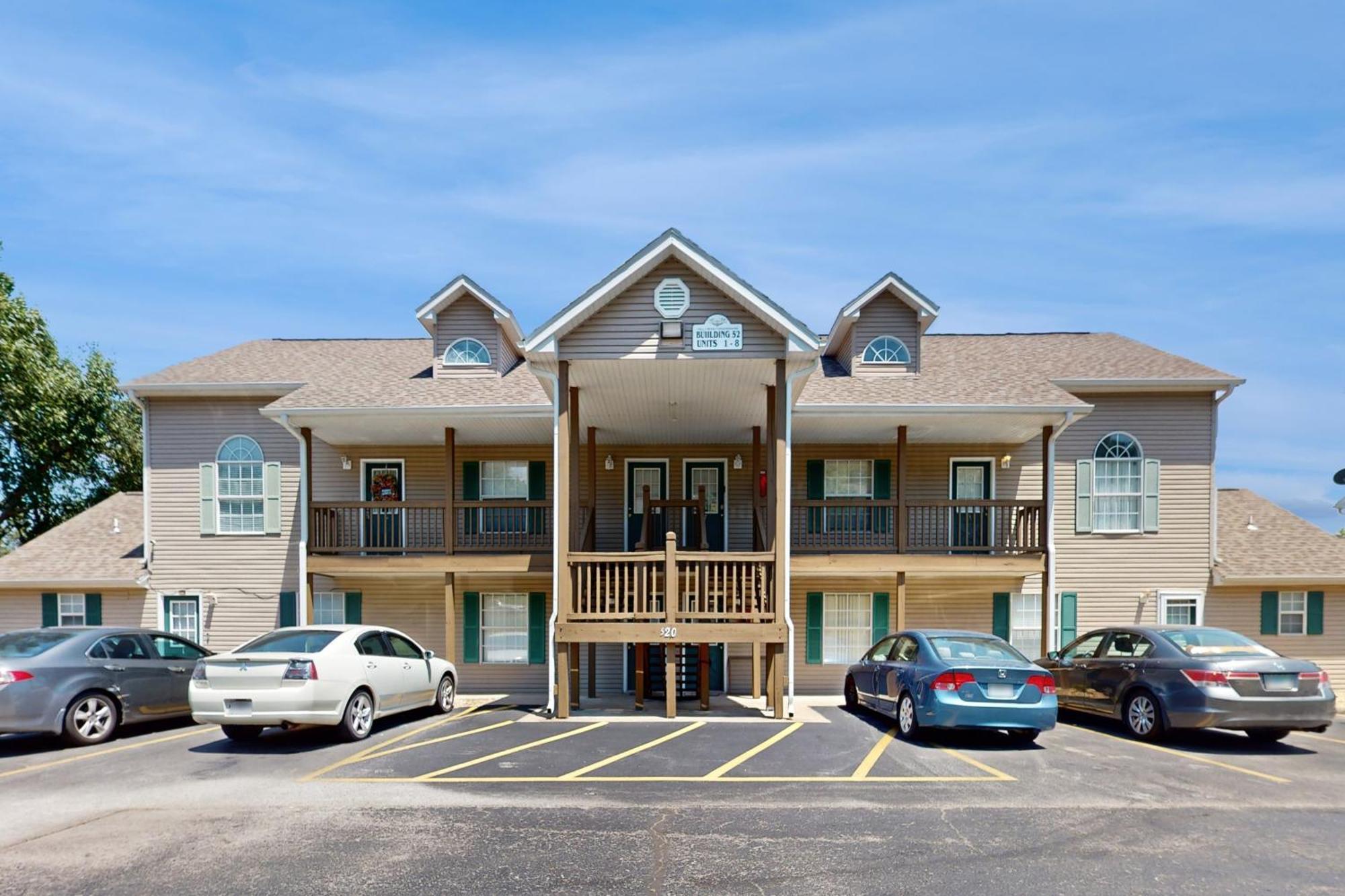 Fall Creek 520-8 Apartment *