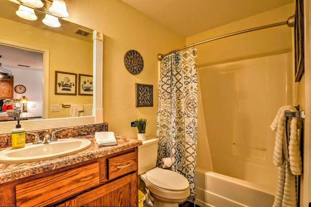 Experience Euphoria At Branson's Fall Creek Apartment *