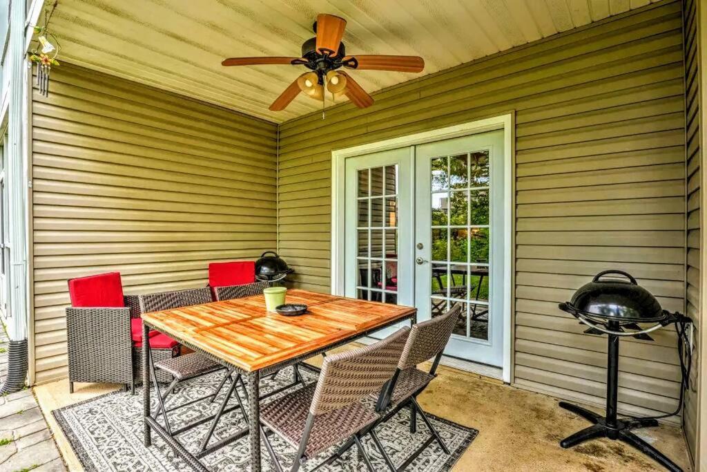 Experience Euphoria At Branson's Fall Creek Apartment *