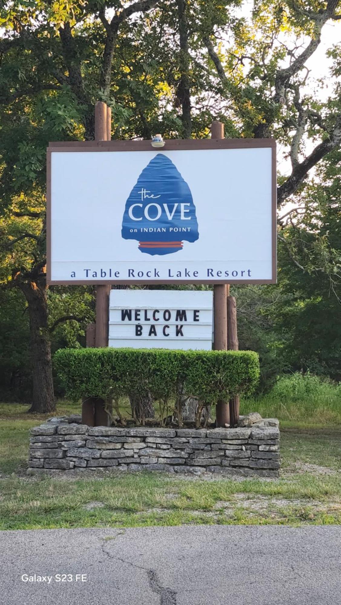 Beautiful Getaway-next To Silver Dollar &tablerock-family Amenities Apartment