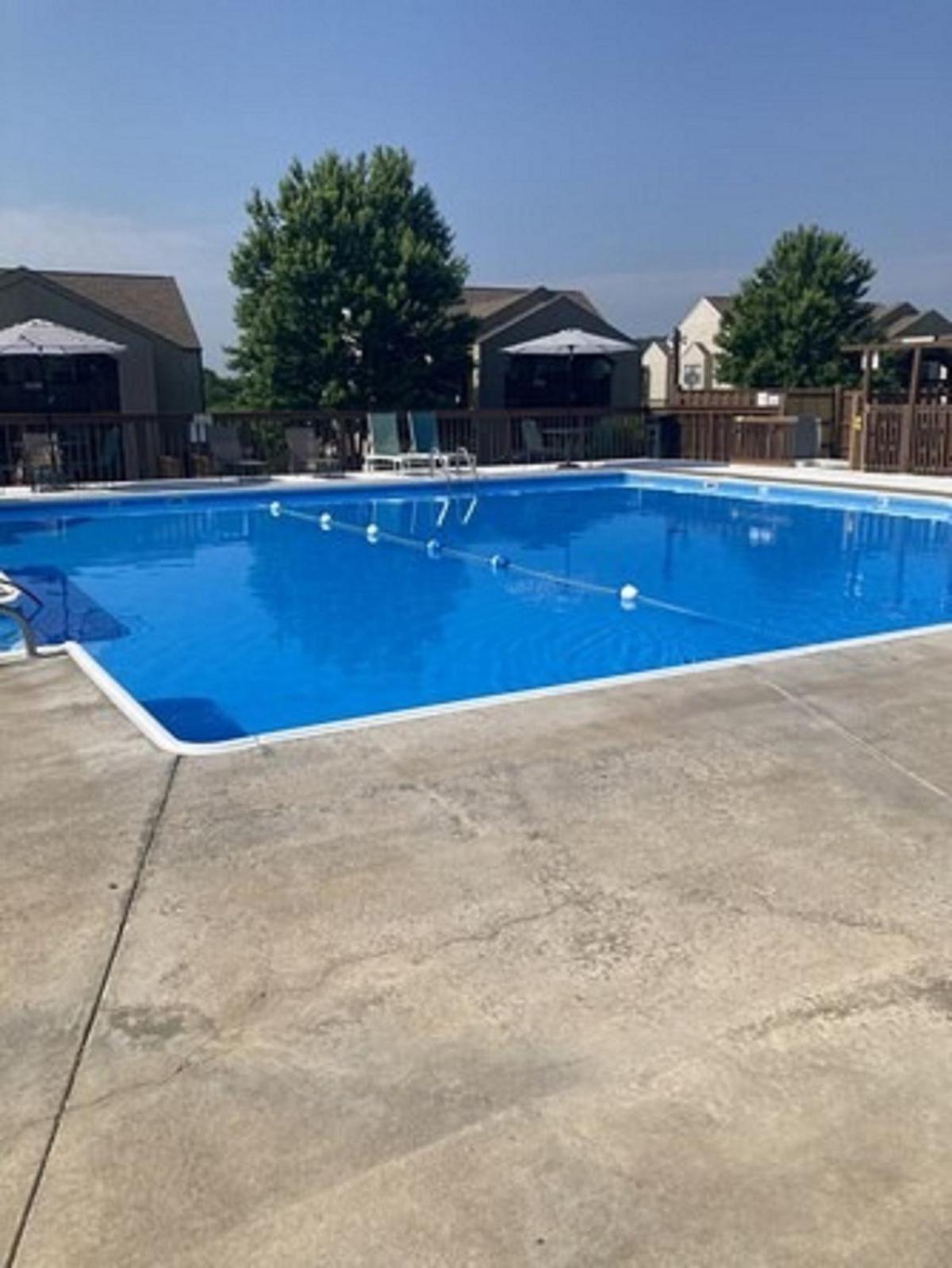 Beautiful Getaway-next To Silver Dollar &tablerock-family Amenities Apartment