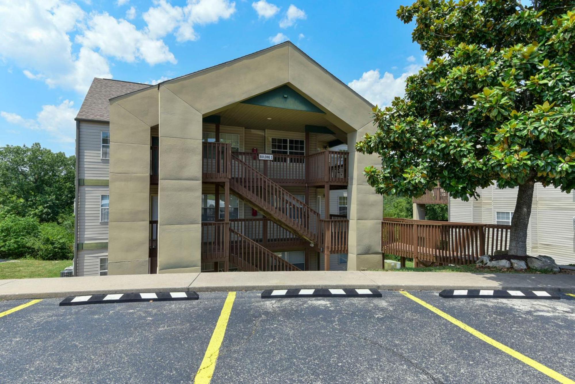 Beautiful Getaway-next To Silver Dollar &tablerock-family Amenities Apartment *