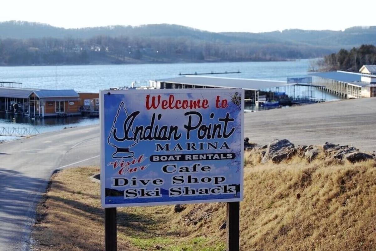 Beautiful Getaway-next To Silver Dollar &tablerock-family Amenities Branson