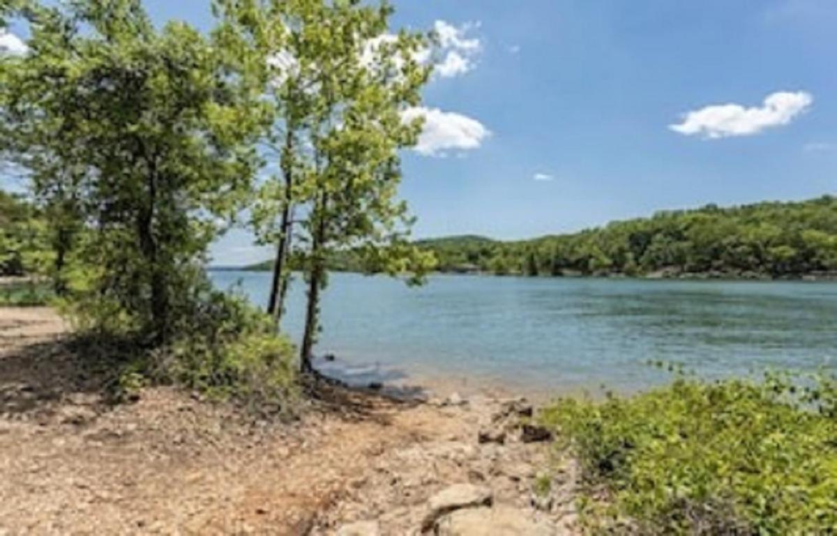 Beautiful Getaway-next To Silver Dollar &tablerock-family Amenities Branson