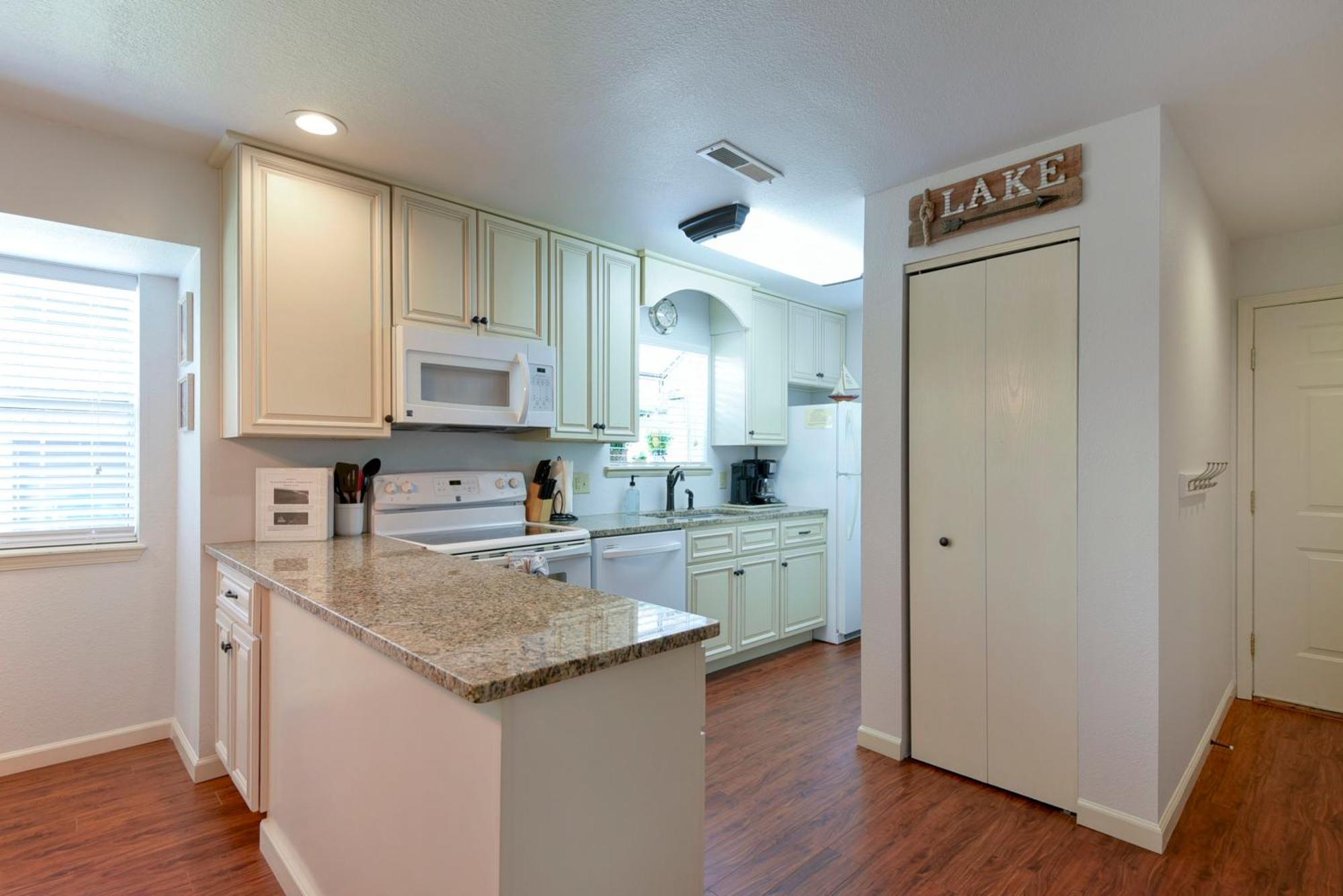 Apartment Beautiful Getaway-next To Silver Dollar &tablerock-family Amenities