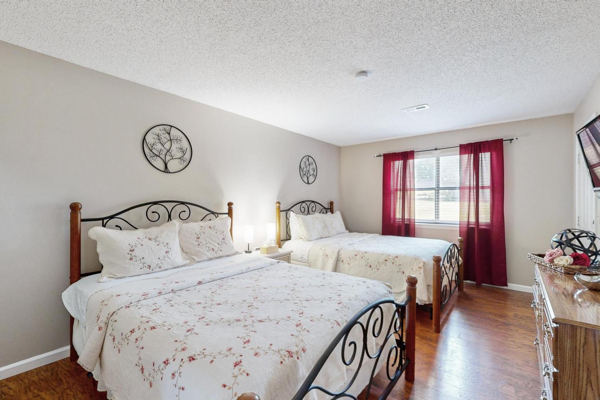116 Club Dr, #12 Mo * Branson