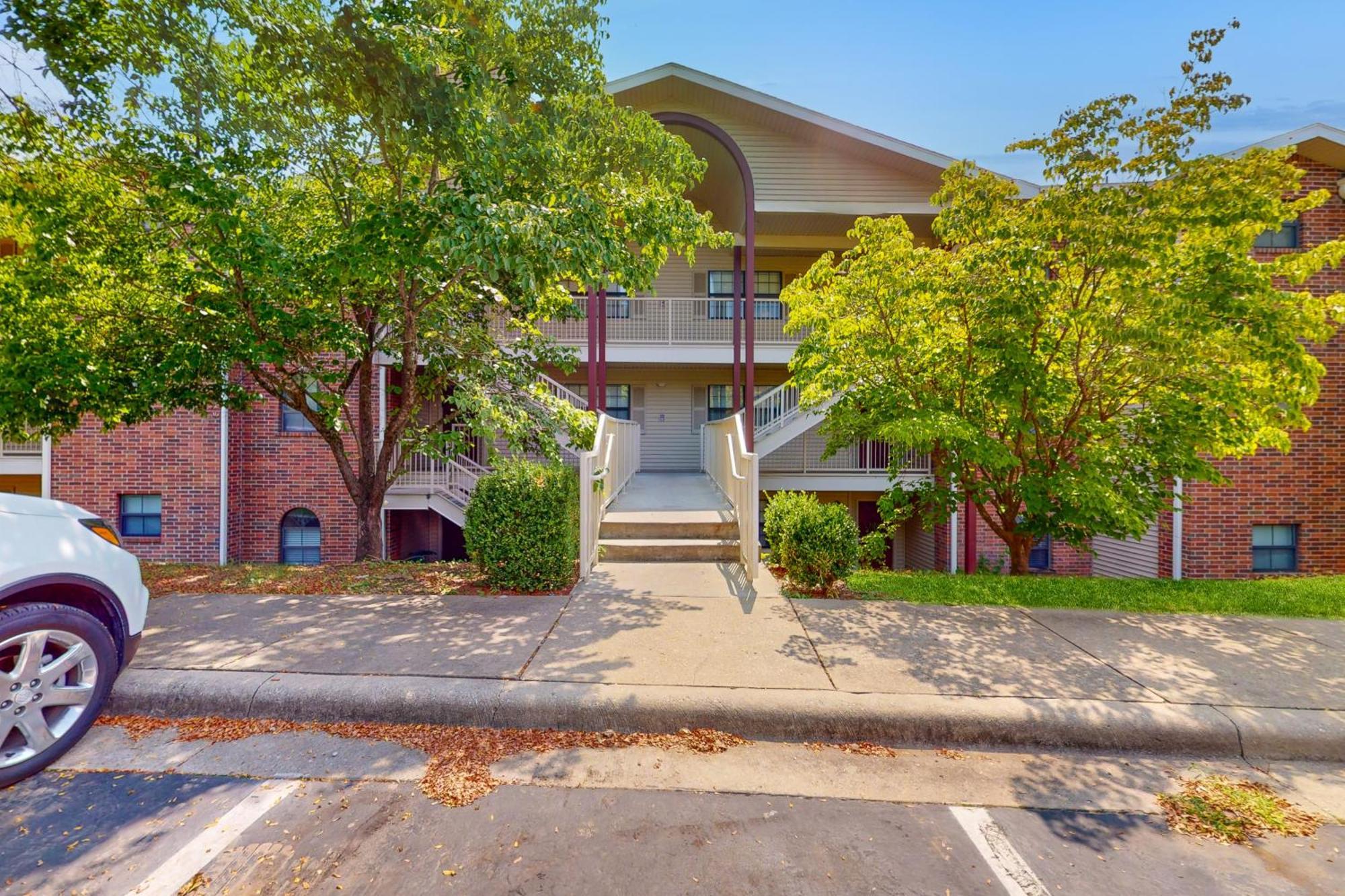 Thousand Hills Foothills F-6 Apartment *