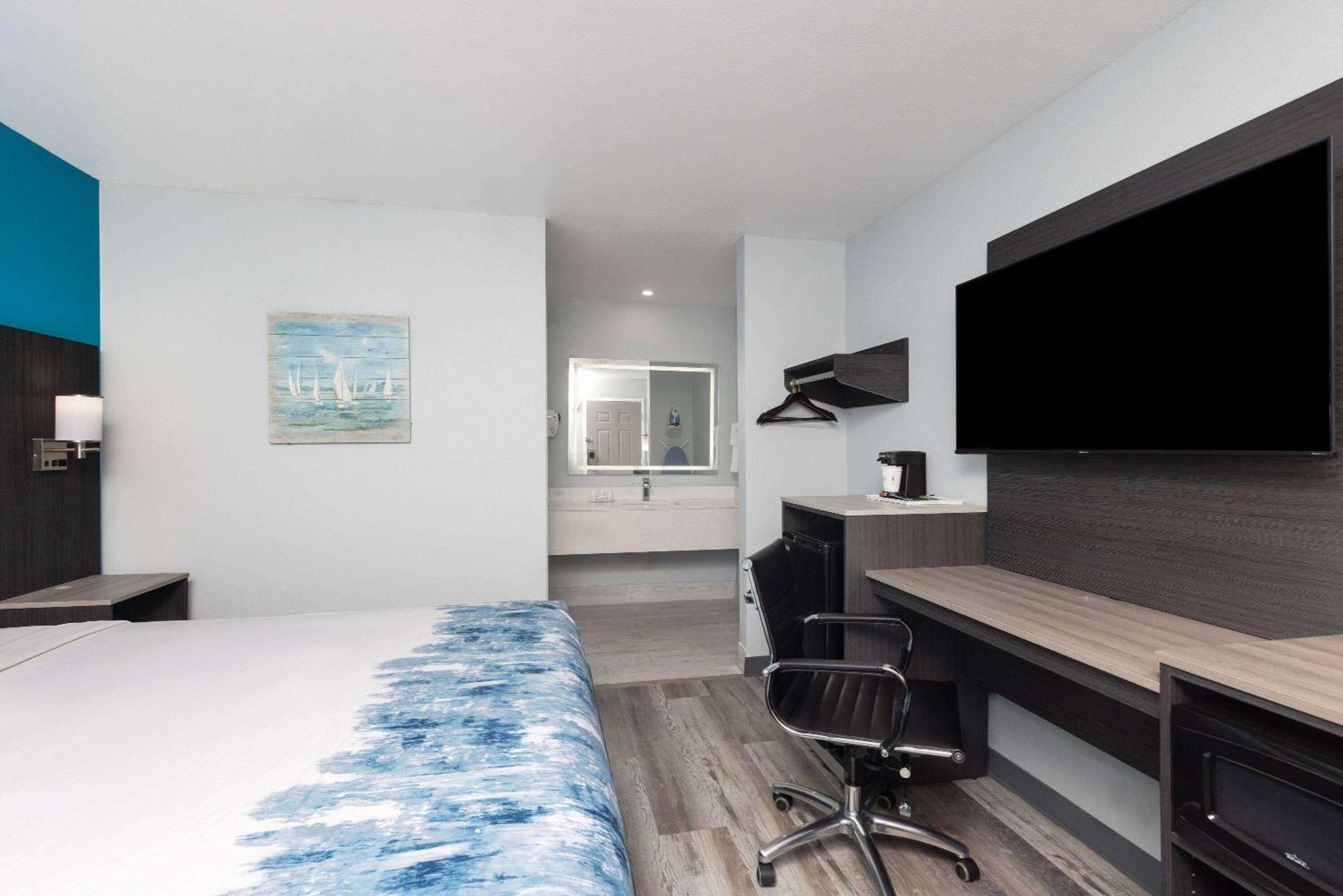 Baymont By Wyndham Thousand Hills Hotel