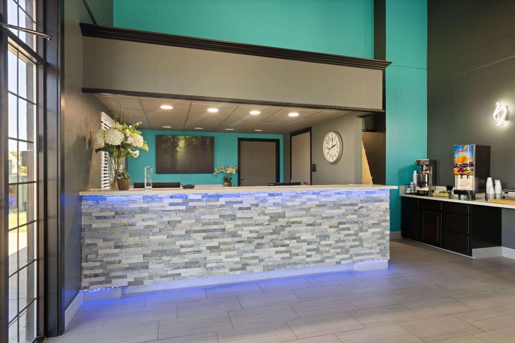 Baymont By Wyndham Thousand Hills Hotel Branson