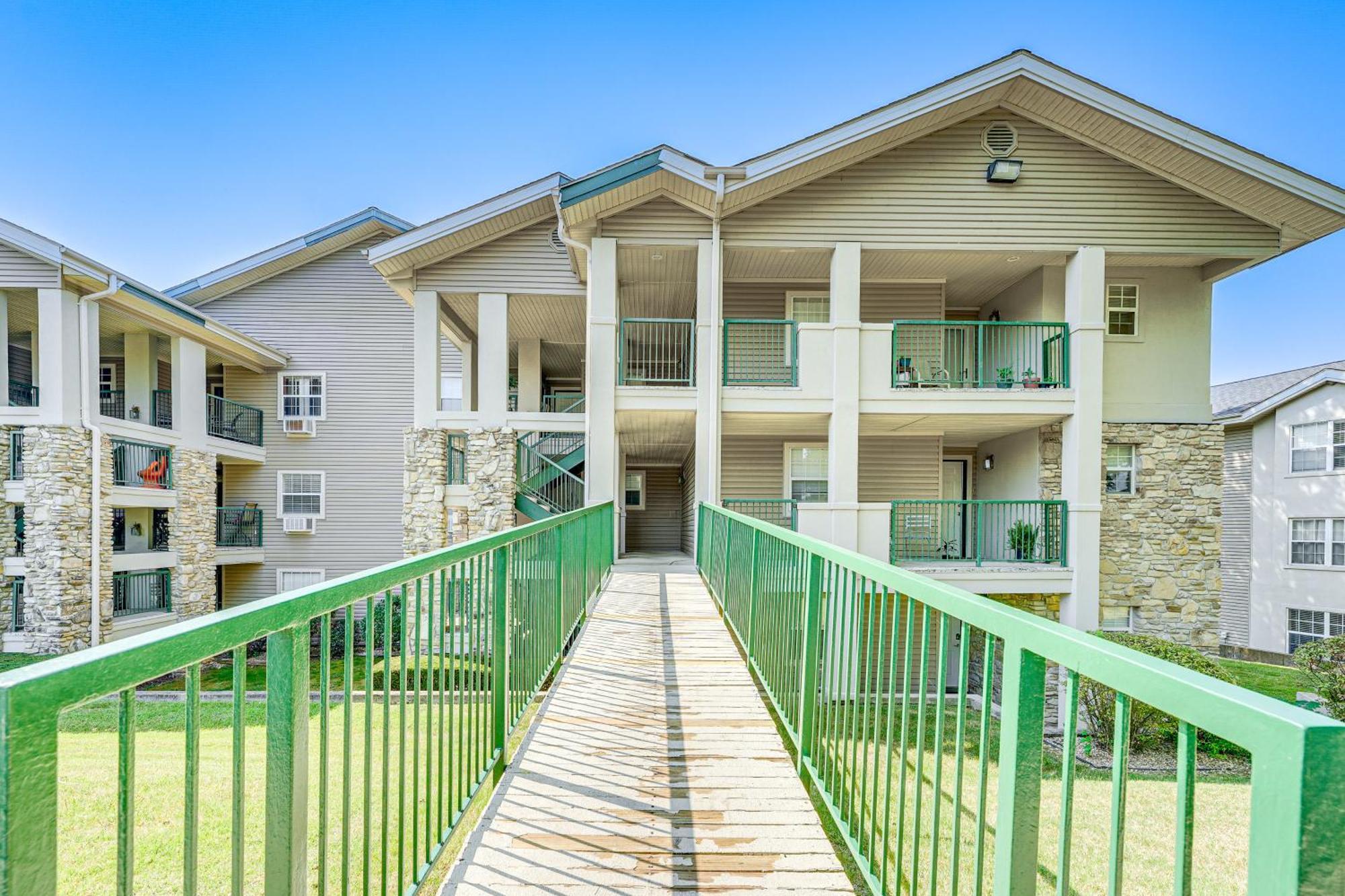 Lovely On-site Golf And Fishing * Branson