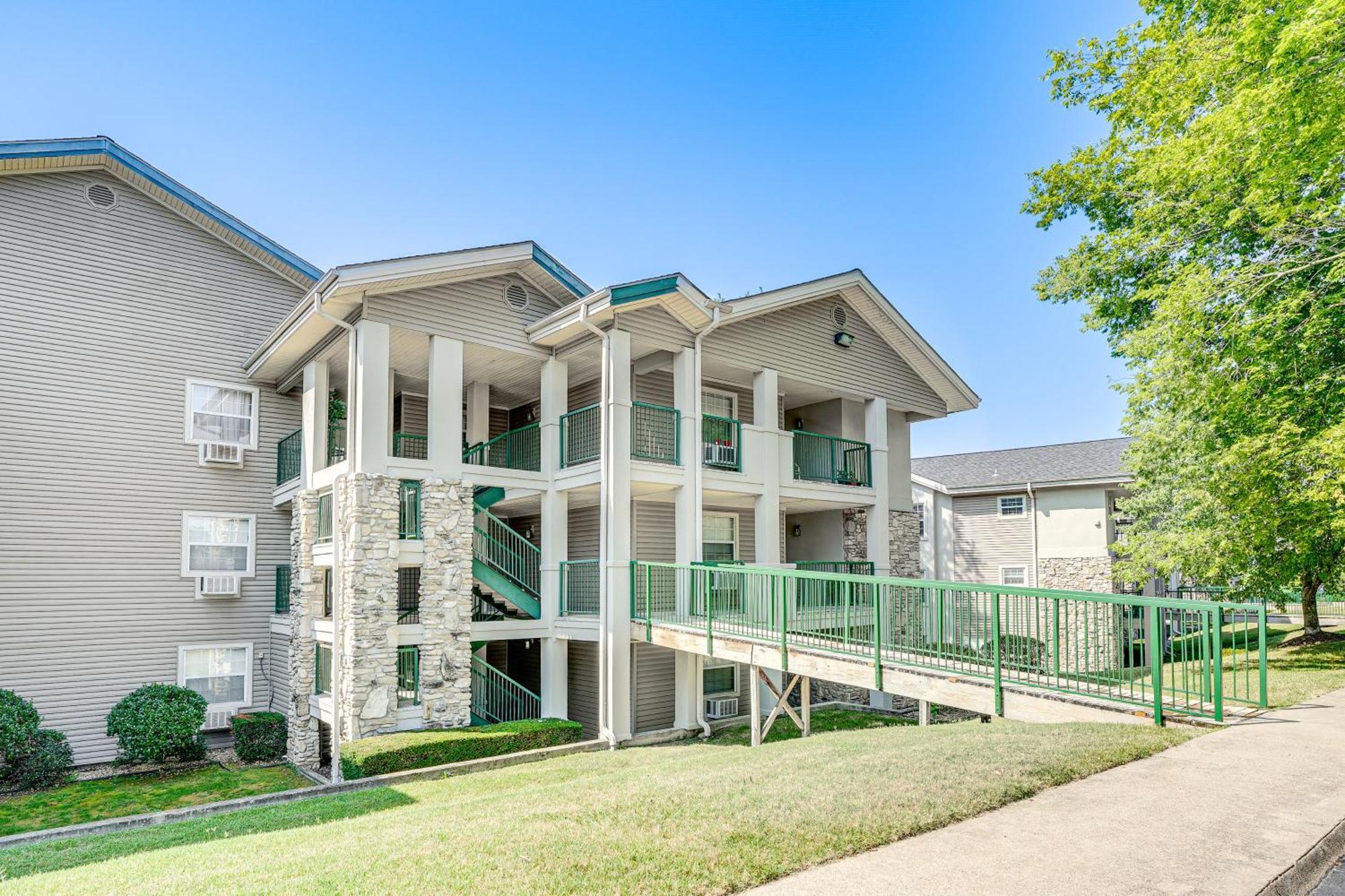 Apartment Lovely On-site Golf And Fishing *