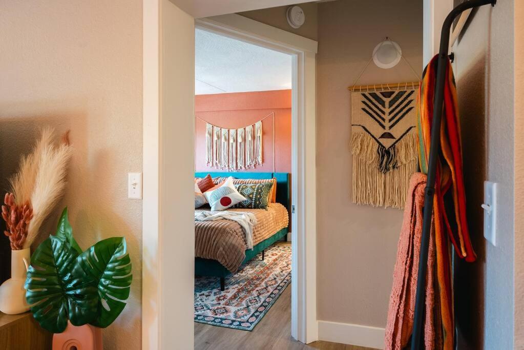 Pet Friendly Boho With Pool--fitness Center--next To The Landing--close To Convention Center And Kanakuk