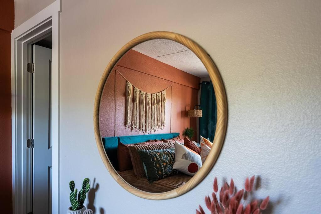 Apartment Pet Friendly Boho With Pool--fitness Center--next To The Landing--close To Convention Center And Kanakuk *