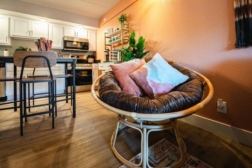 Pet Friendly Boho With Pool--fitness Center--next To The Landing--close To Convention Center And Kanakuk Apartment Branson