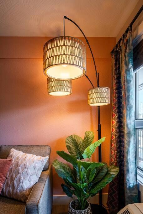 Pet Friendly Boho With Pool--fitness Center--next To The Landing--close To Convention Center And Kanakuk *