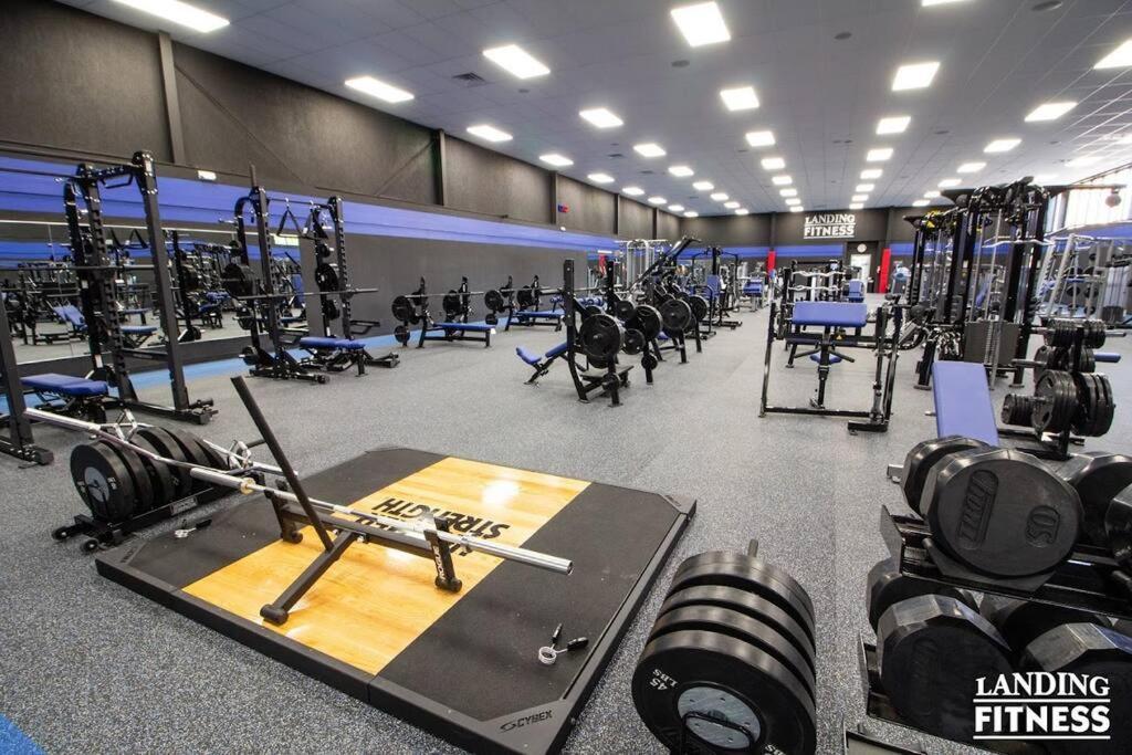 Apartment Pet Friendly Boho With Pool--fitness Center--next To The Landing--close To Convention Center And Kanakuk Branson