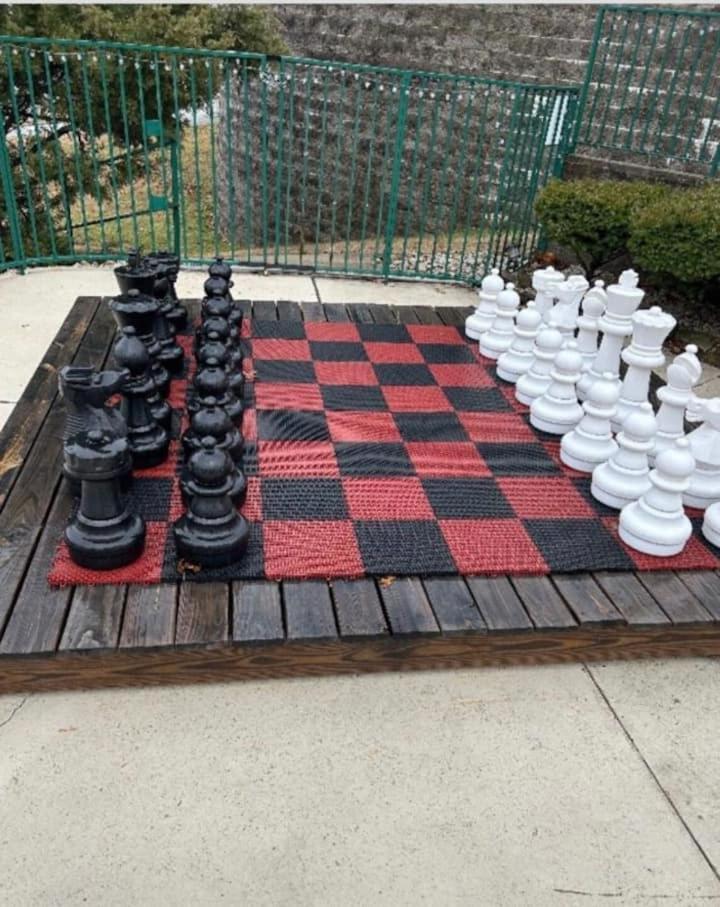 Apartment King And *