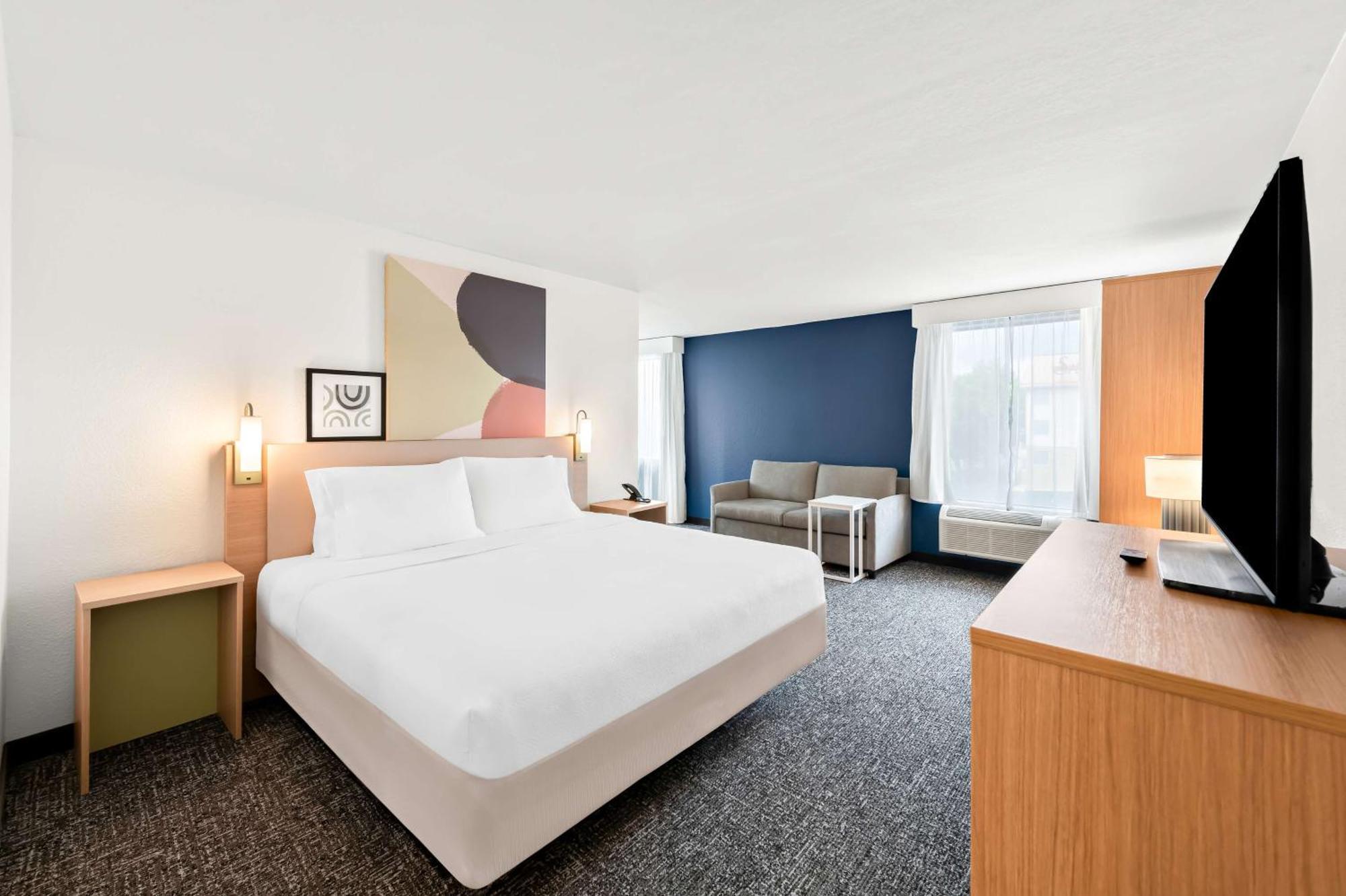 Hotel Spark By Hilton Meadows