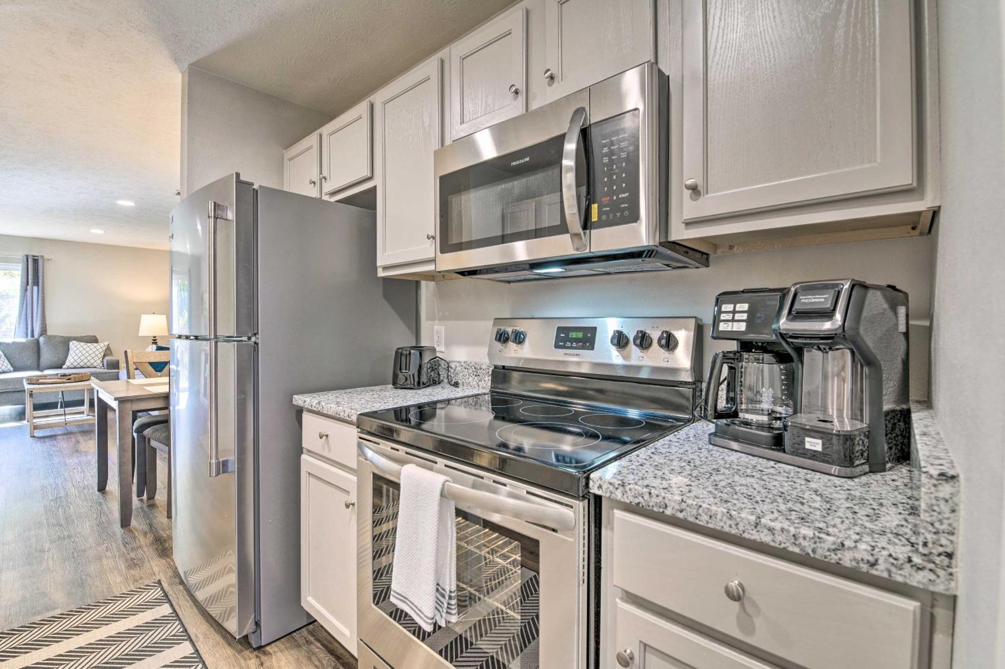 Apartment Pet-friendly With Shared Pool! *