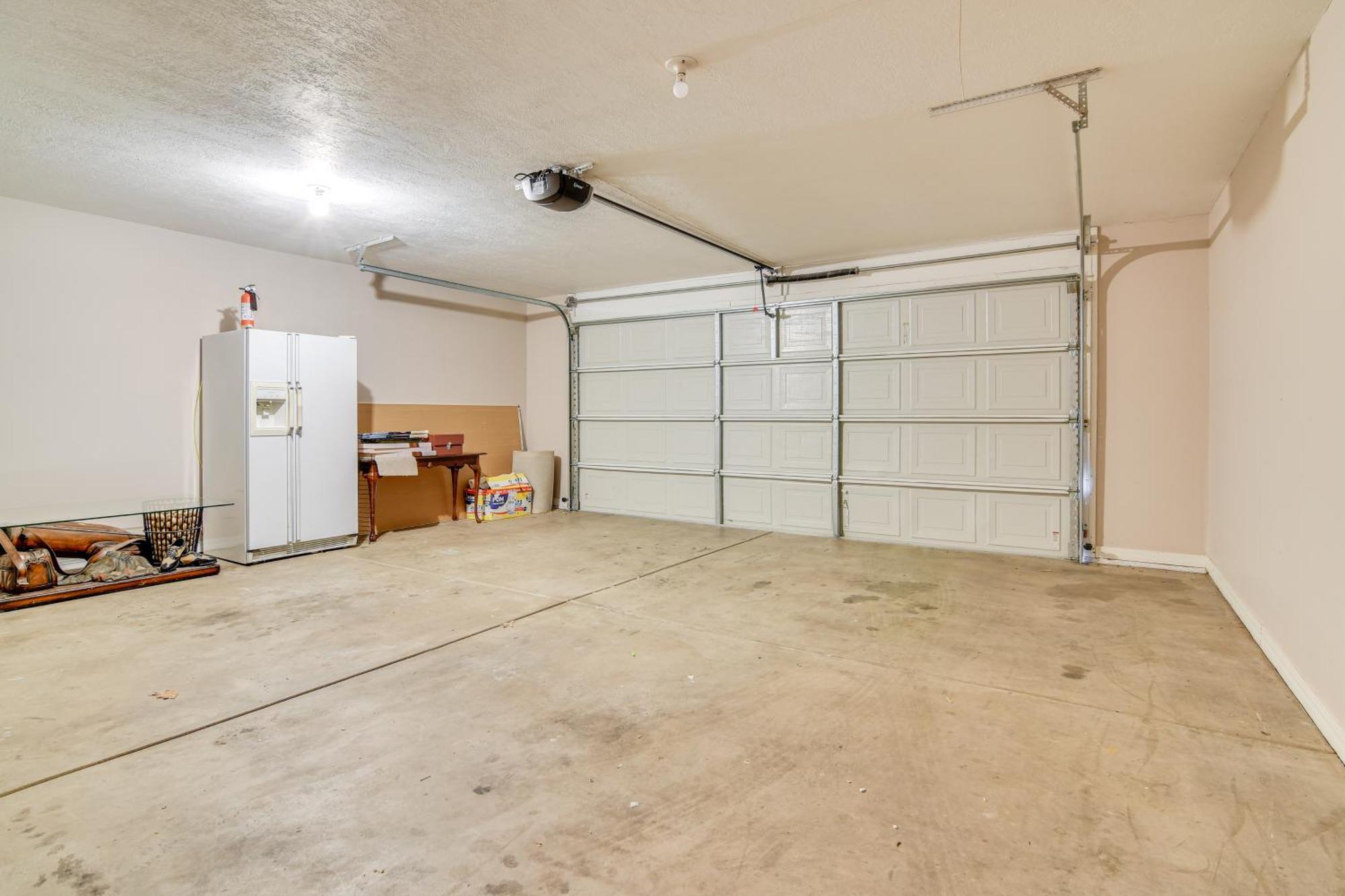Getaway With Pool Access Less Than 4 Mi To 76 Strip! Apartment