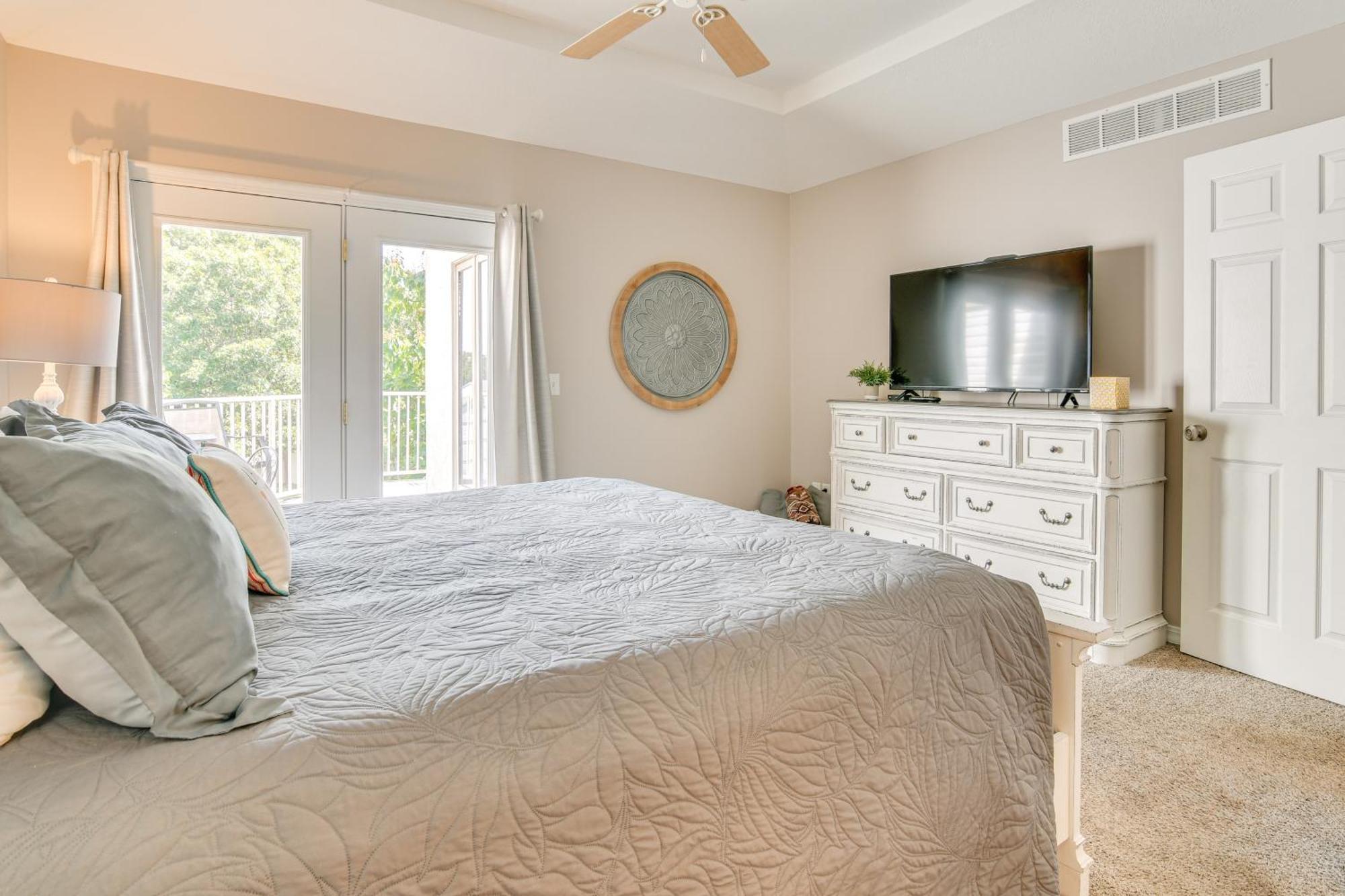 Apartment Getaway With Pool Access Less Than 4 Mi To 76 Strip! Branson