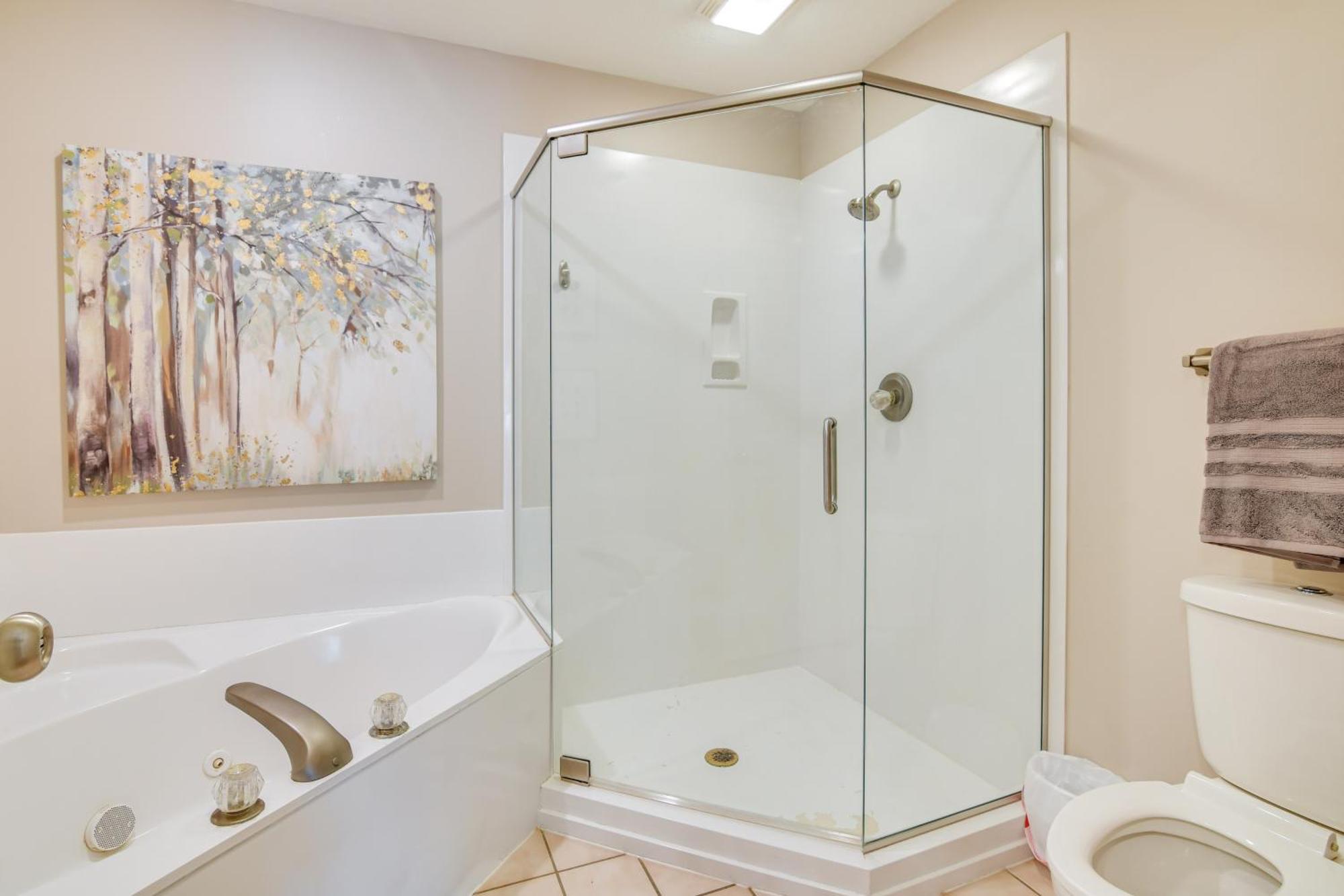 Getaway With Pool Access Less Than 4 Mi To 76 Strip! Apartment