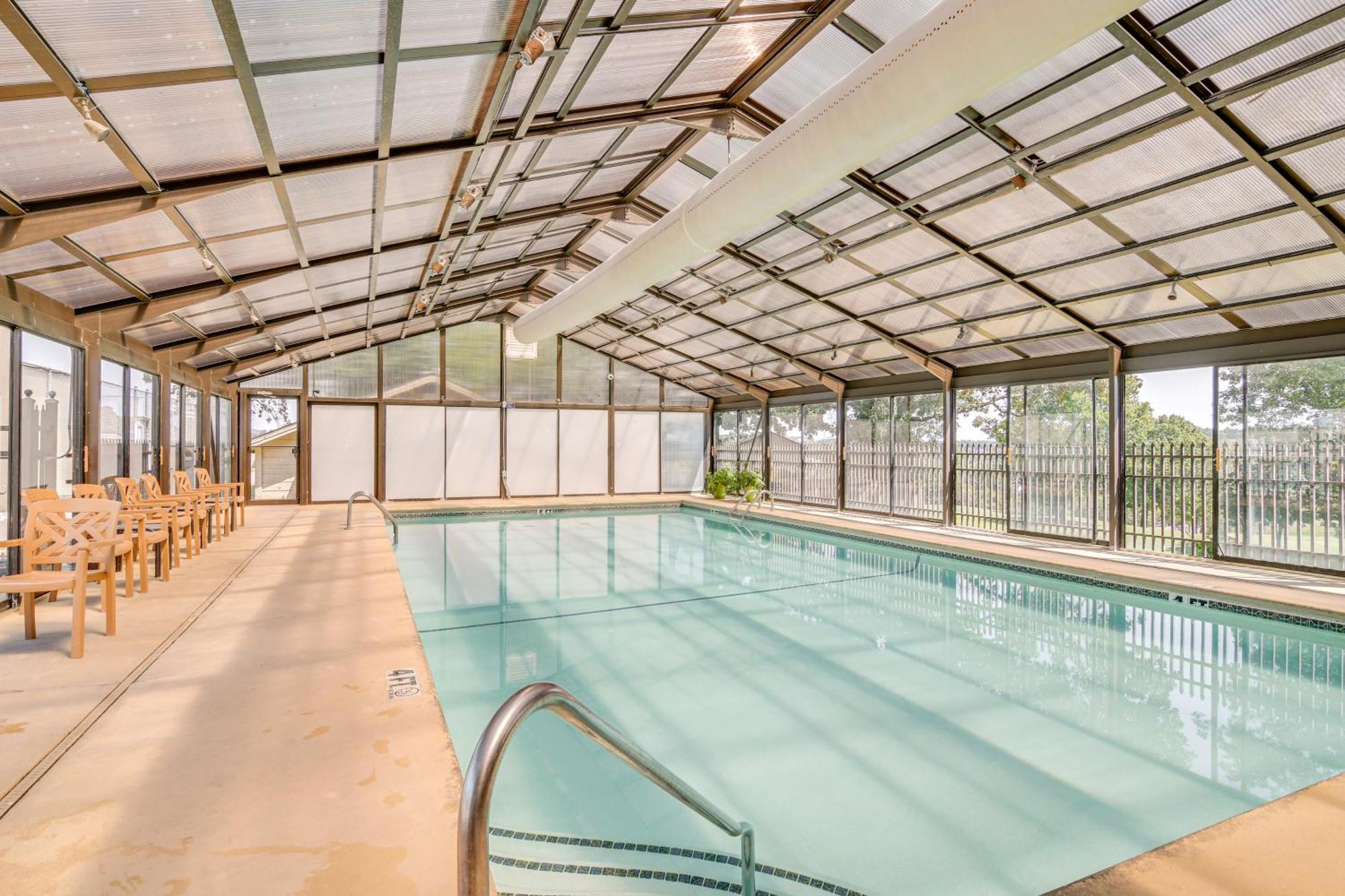 Getaway With Pool Access Less Than 4 Mi To 76 Strip!