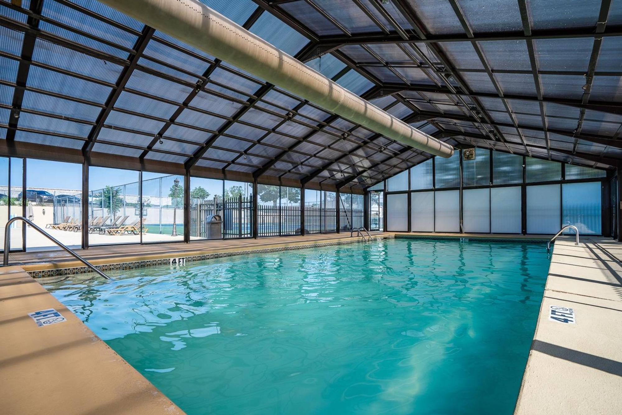 Apartment Pointe Royale Silver Linings