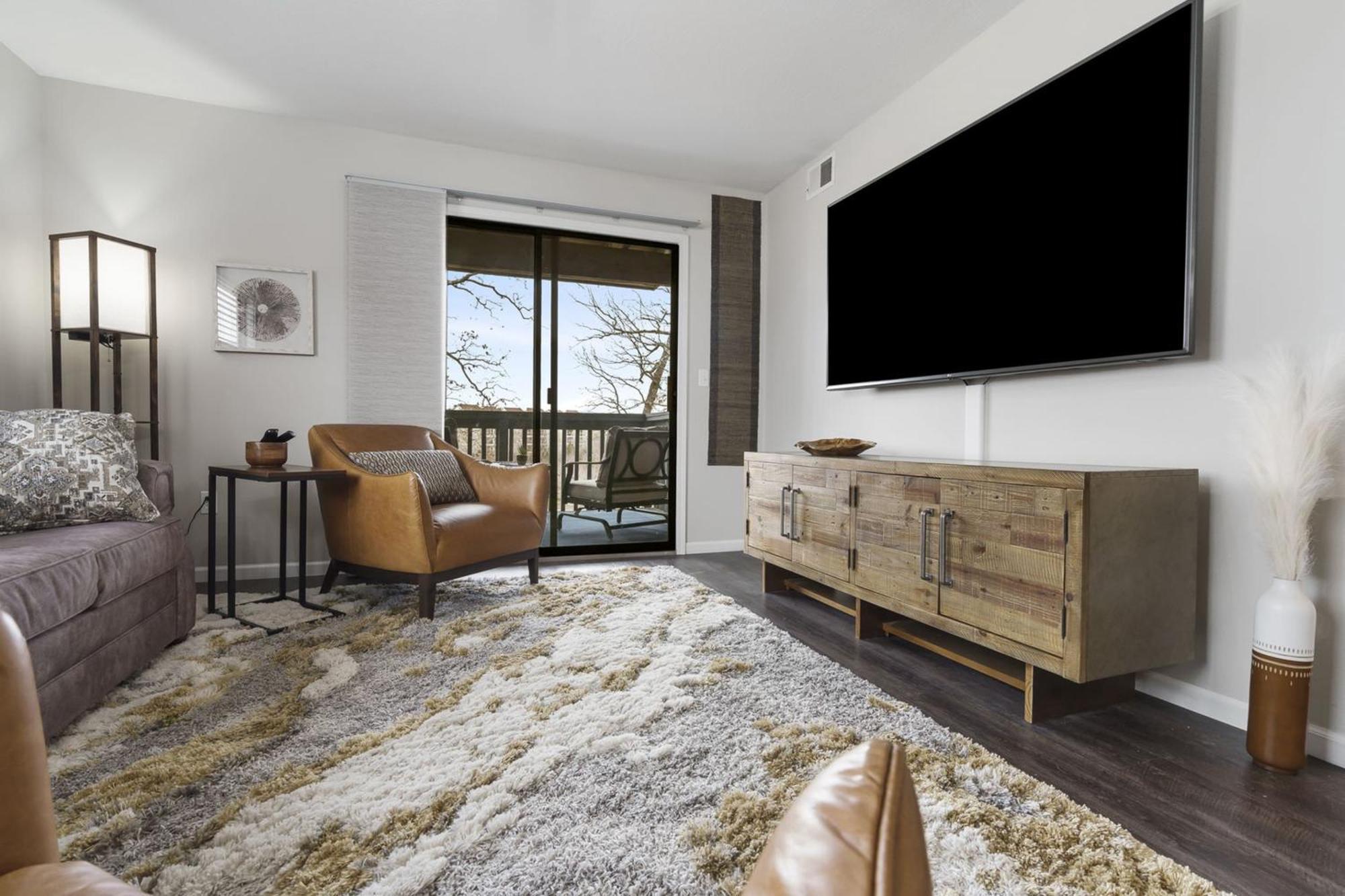 Pointe Royale Silver Linings Apartment Branson