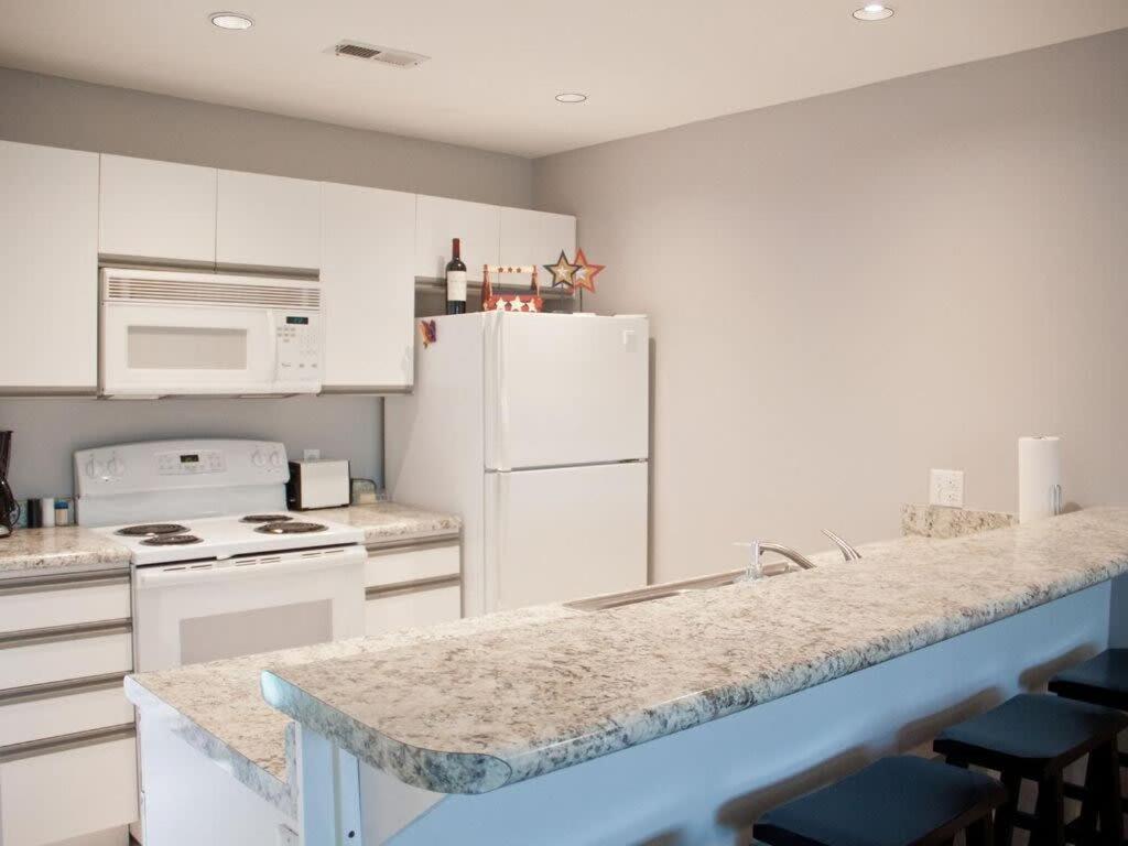 Americondo -sleeps 8 Only Blocks From 76 Strip Holiday home *