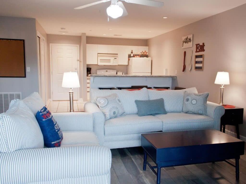 Americondo -sleeps 8 Only Blocks From 76 Strip *