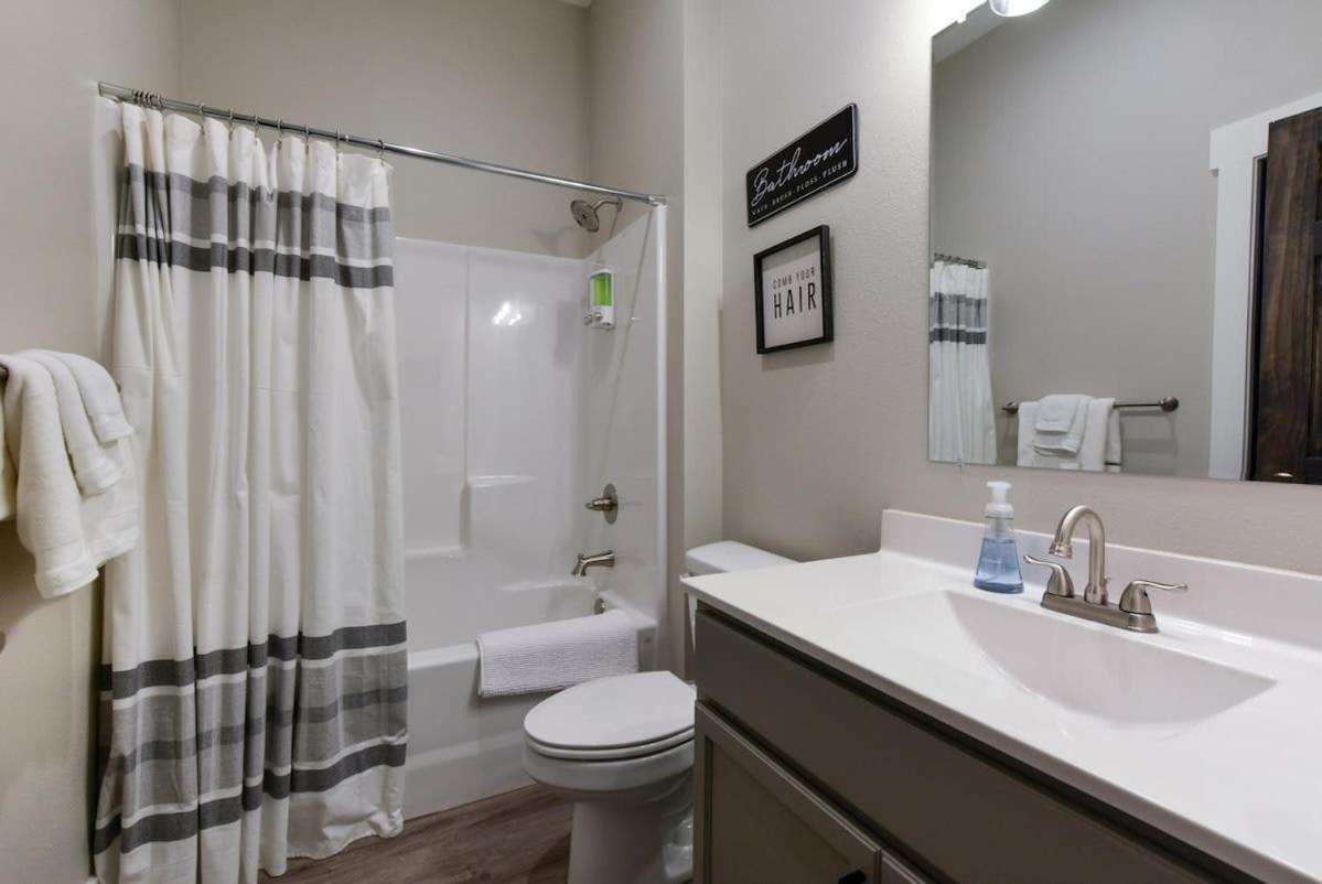Holiday home Livin' The Dream- Indoor Outdoor Pool & Private Hot Tub Branson