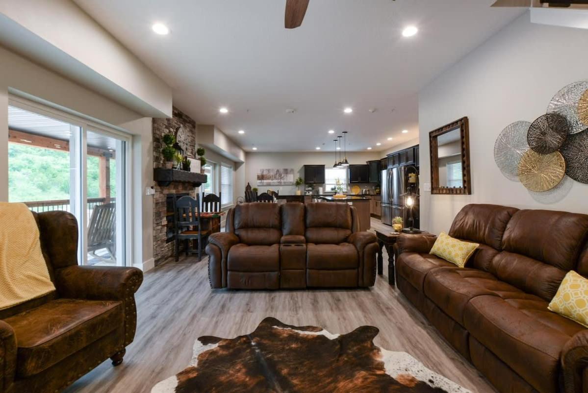 Holiday home Livin' The Dream- Indoor Outdoor Pool & Private Hot Tub