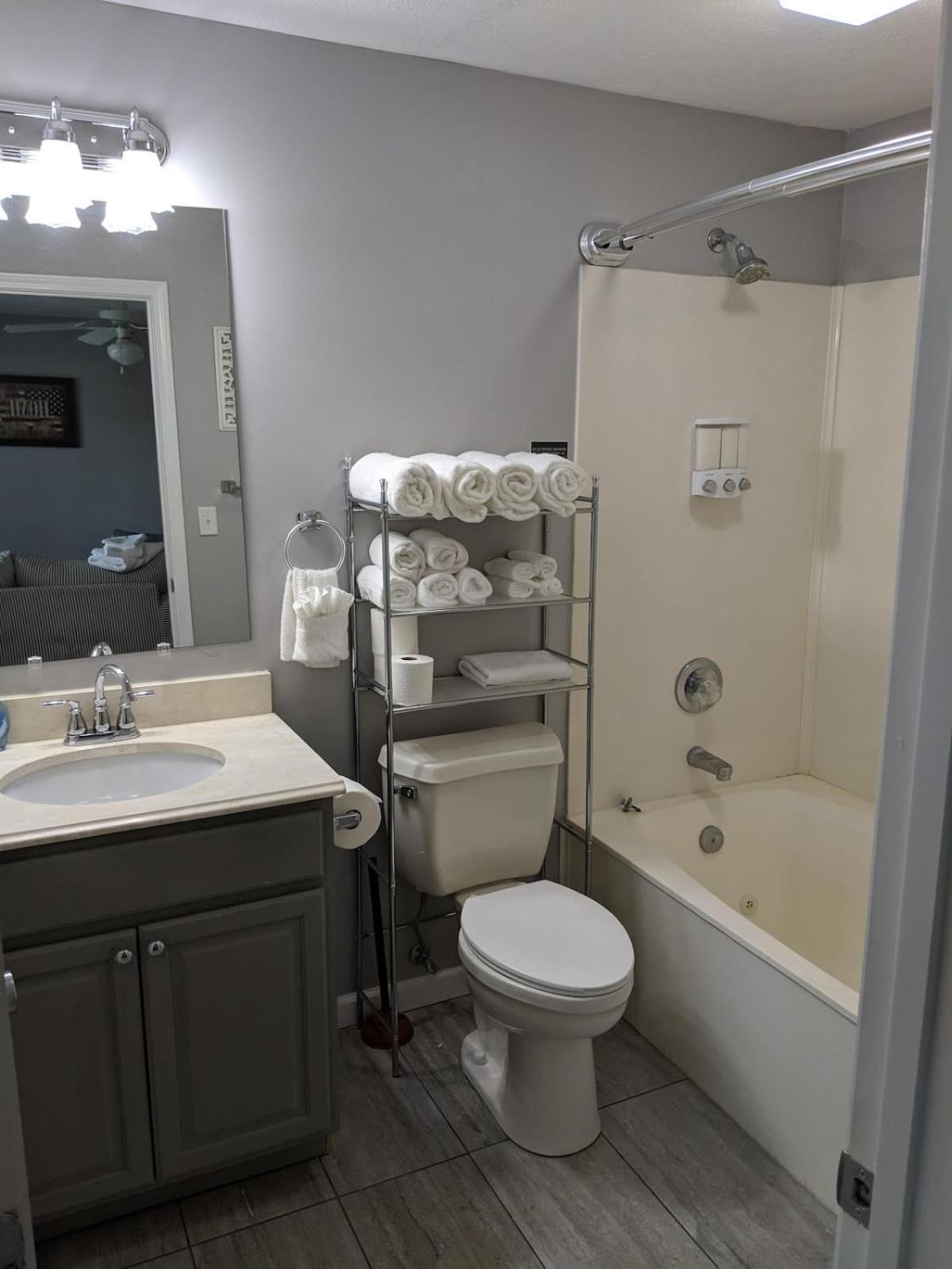 Americondo -sleeps 8 Only Blocks From 76 Strip * Branson