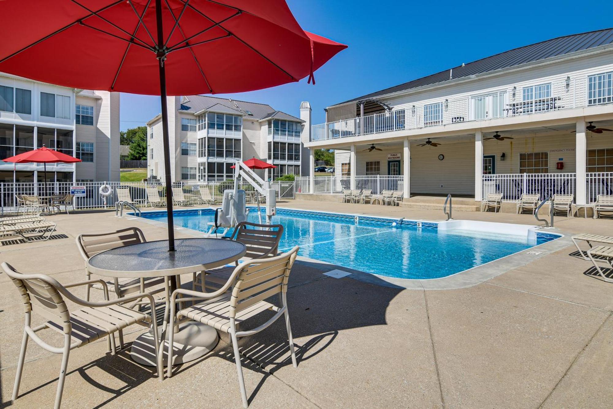 Apartment With Pool About 2 Mi To Table Rock Lake! Branson