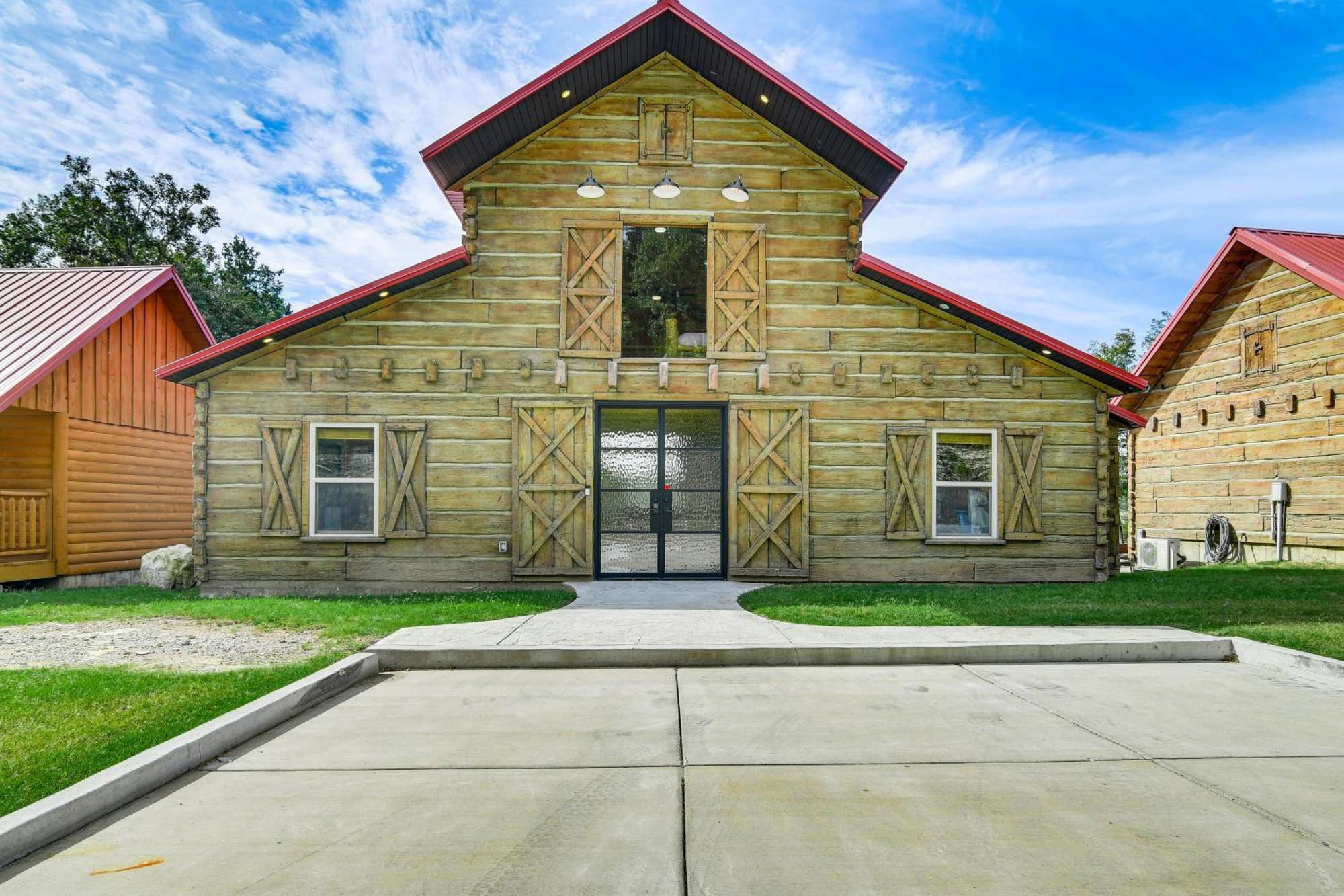 Holiday home Scenic Patio With Hot Tub Rustic In Branson! Branson