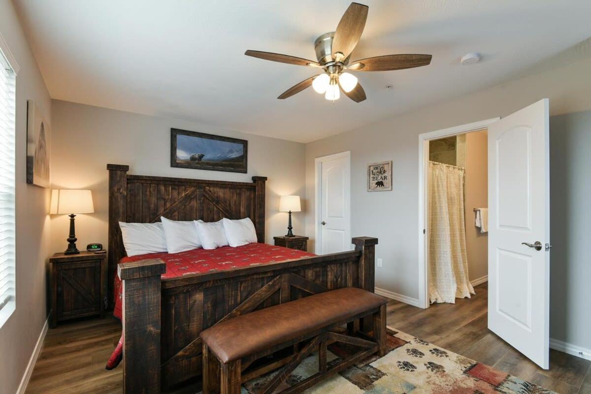 Mystic Cove - Pool - Perfect Location Holiday home Branson