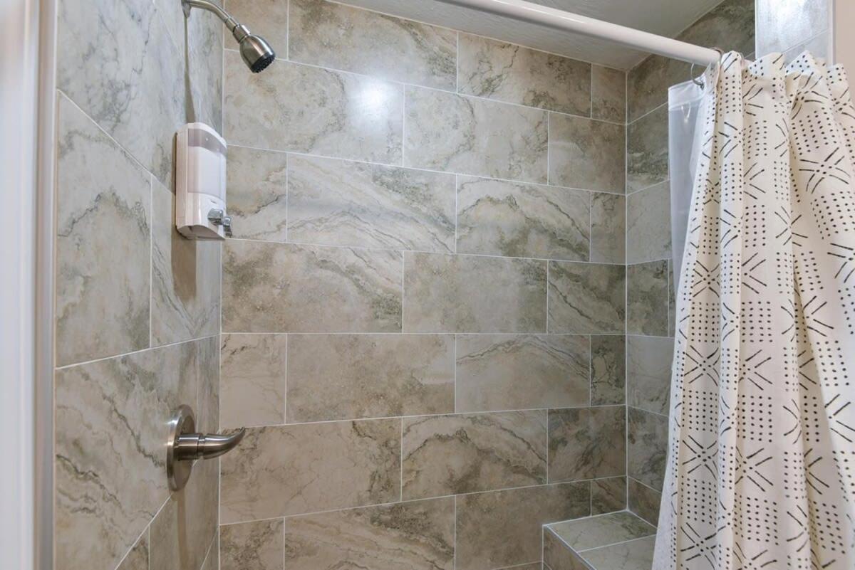 Mystic Cove - Pool - Perfect Location Holiday home