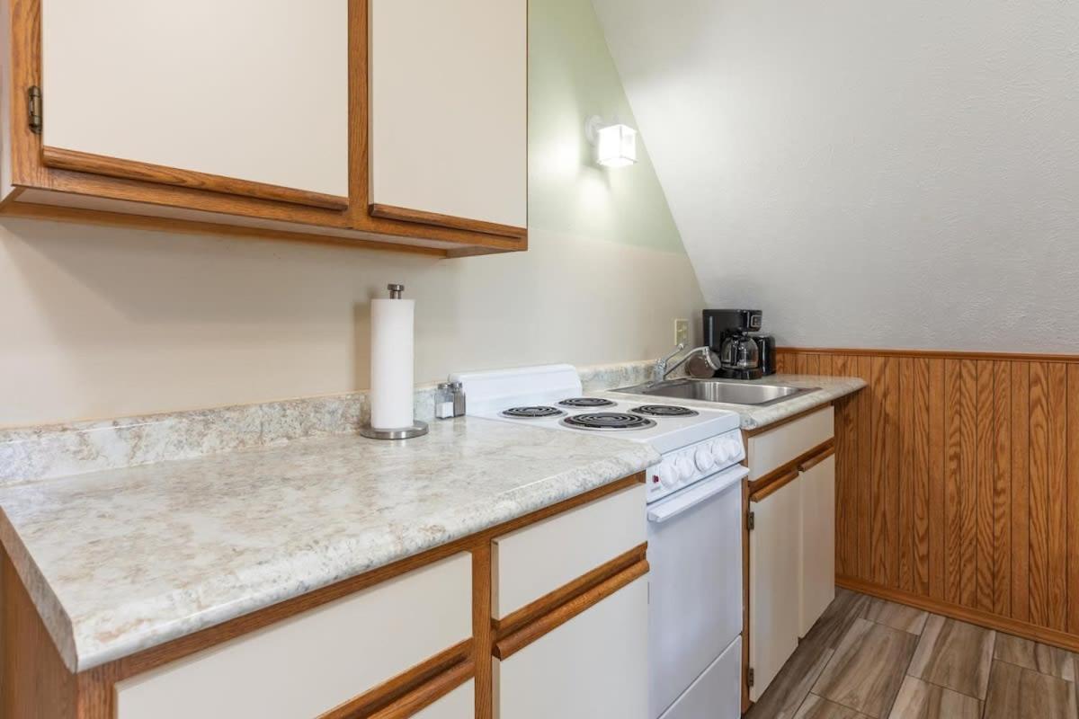 Holiday home Artilla Cove 10- Views- Pool & Hot Tub Branson