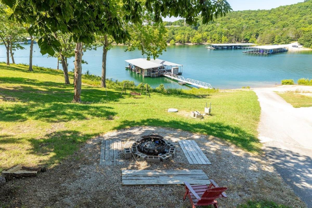 Artilla Cove 10- Views- Pool & Hot Tub Branson
