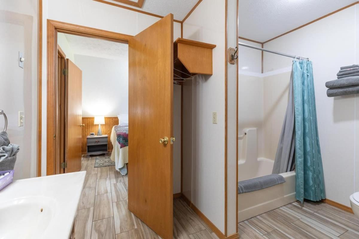 Artilla Cove 10- Views- Pool & Hot Tub Holiday home *