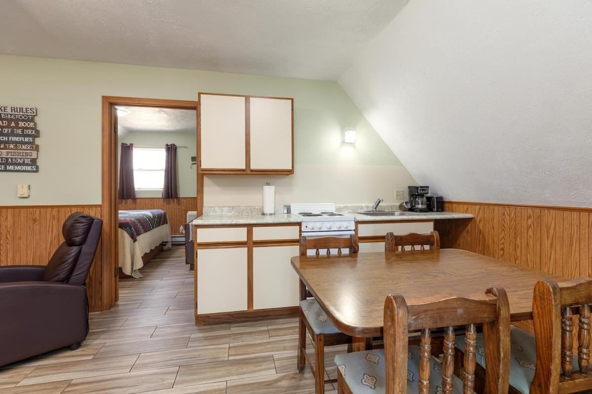 Artilla Cove 10- Views- Pool & Hot Tub * Branson