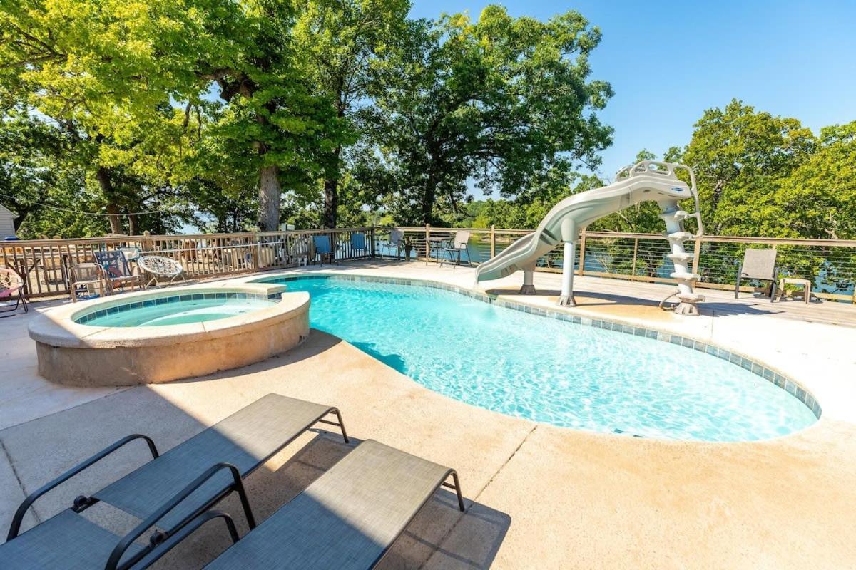 Artilla Cove 4 - Views - Outdoor Pool Holiday home Branson