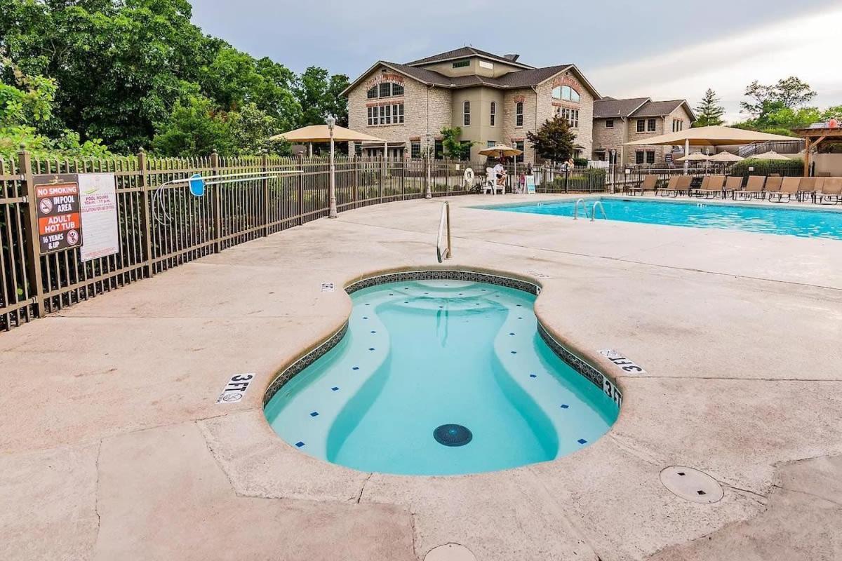 Holiday home Sweet Clover - Indoor Pool - Hot Tub Branson