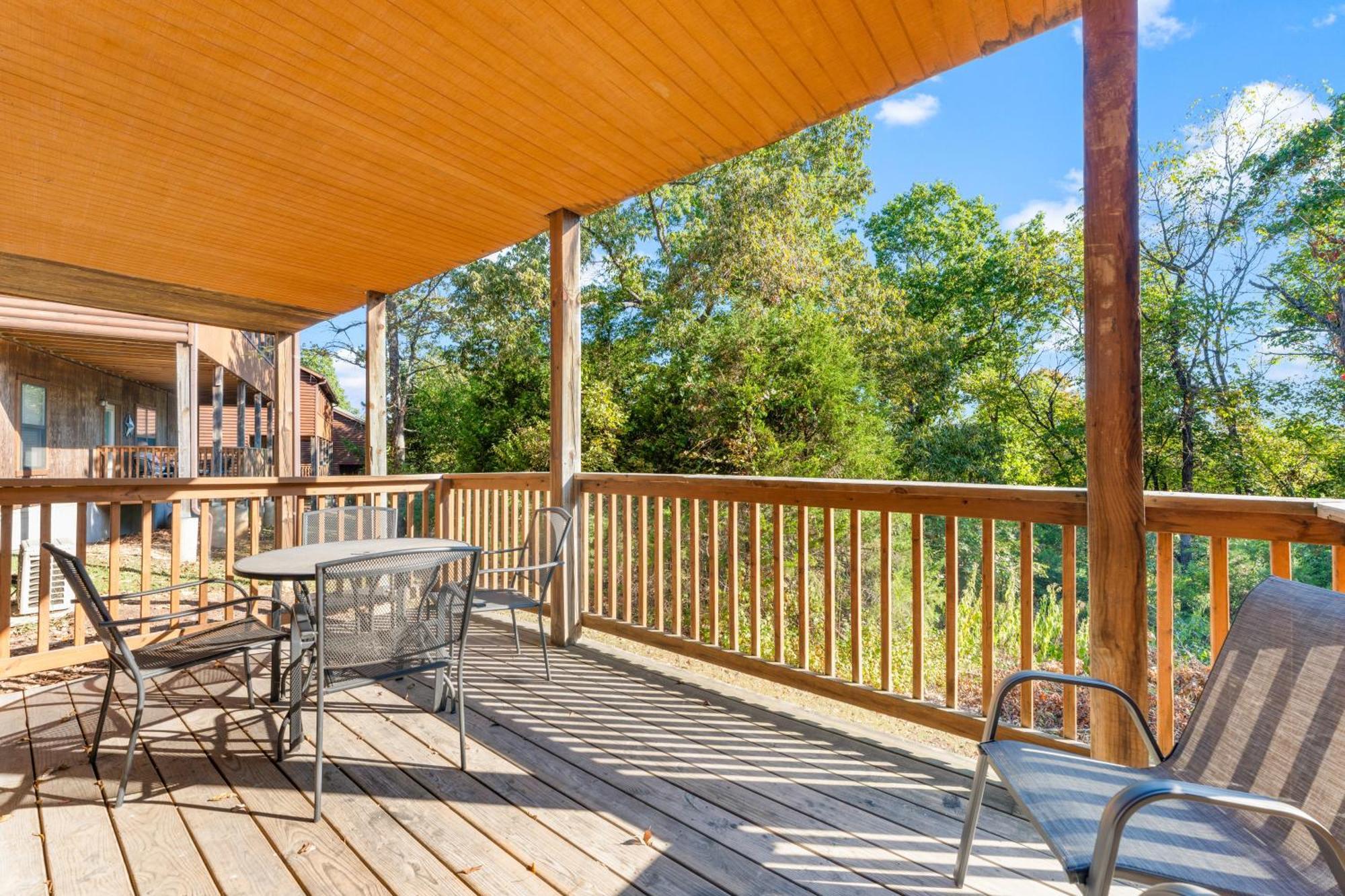 Lodge Ozarks Oasis