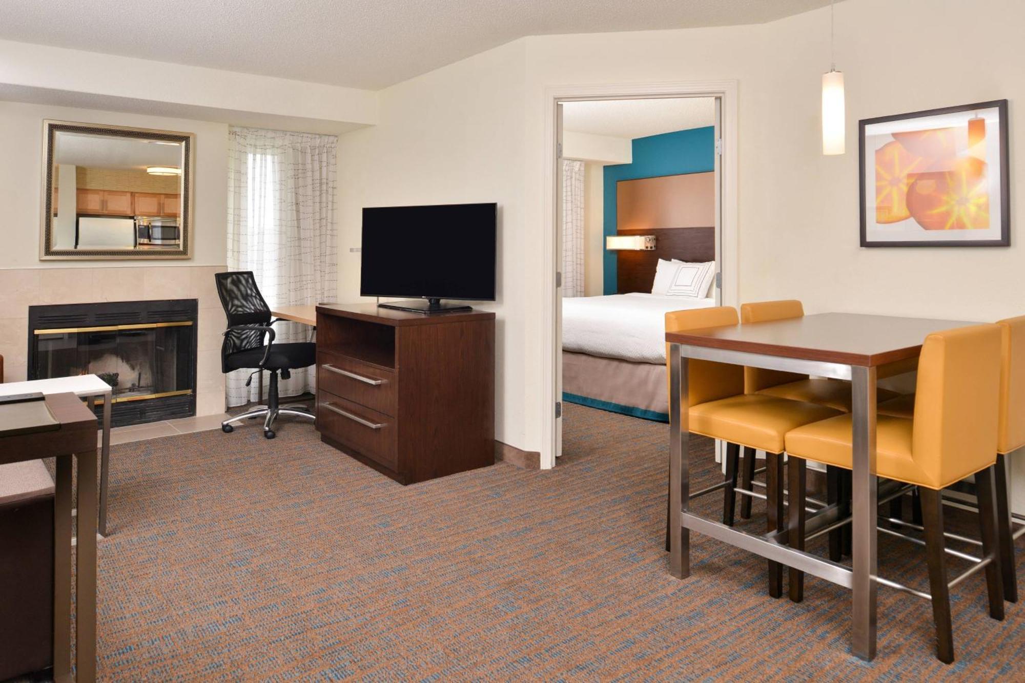 Hotel By Marriott