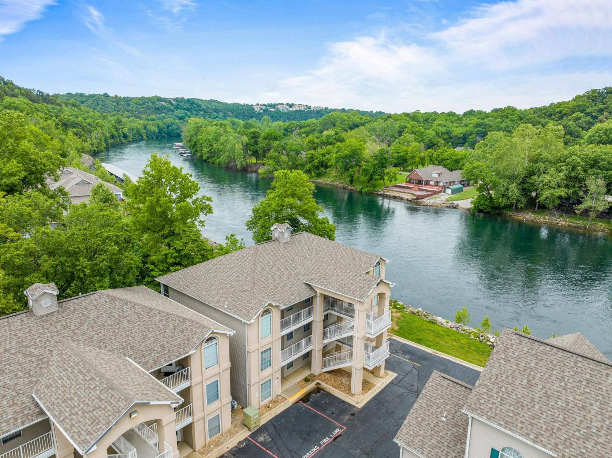 Taneycomo * Branson