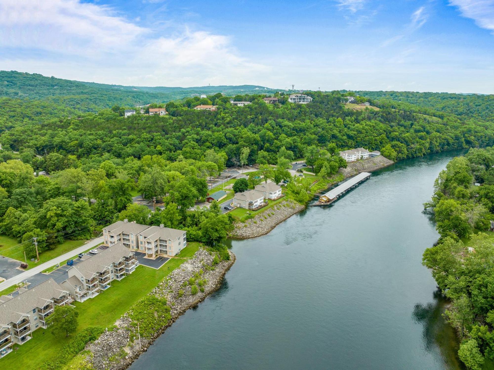 Taneycomo Branson