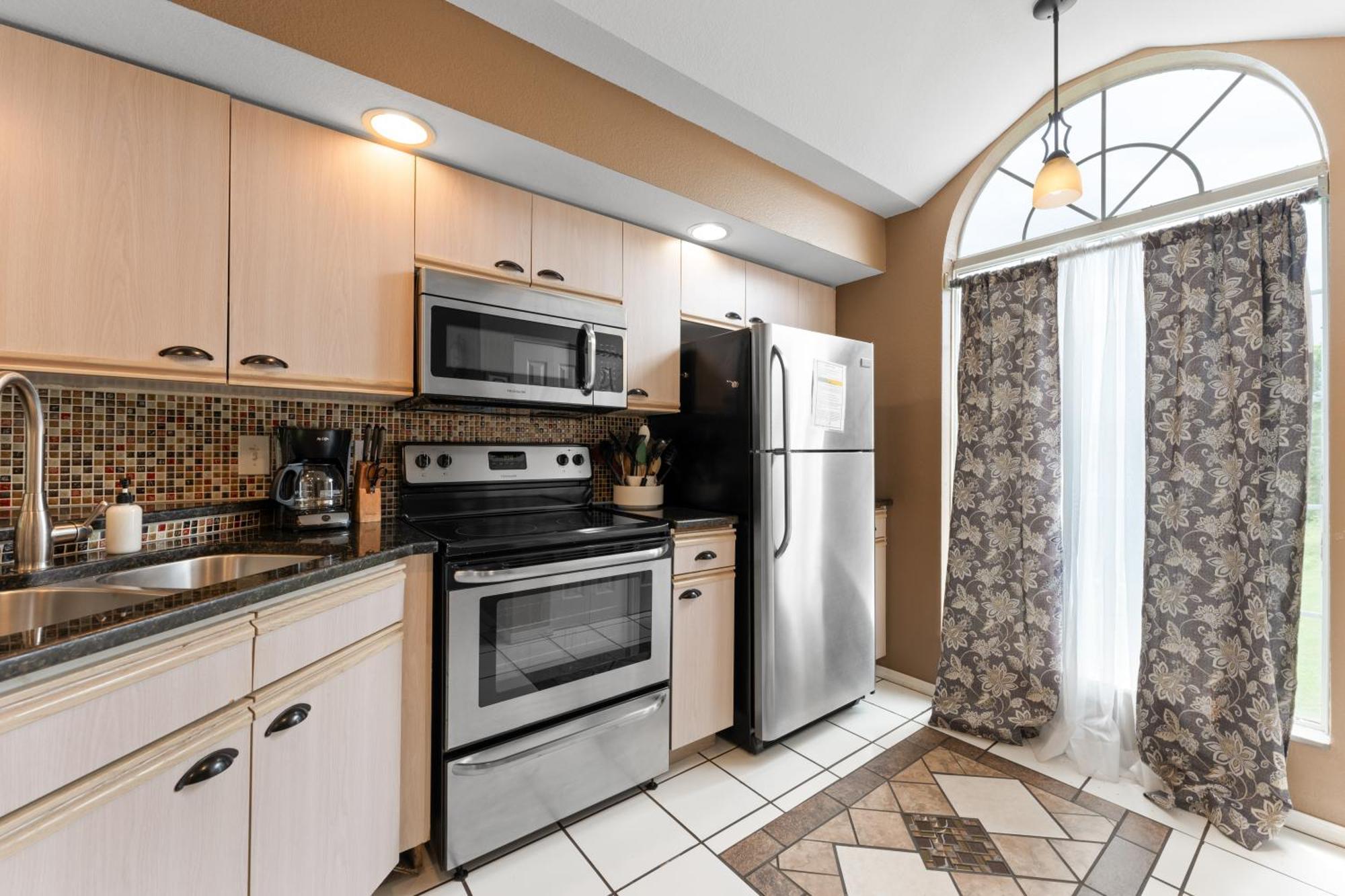 Taneycomo Apartment *