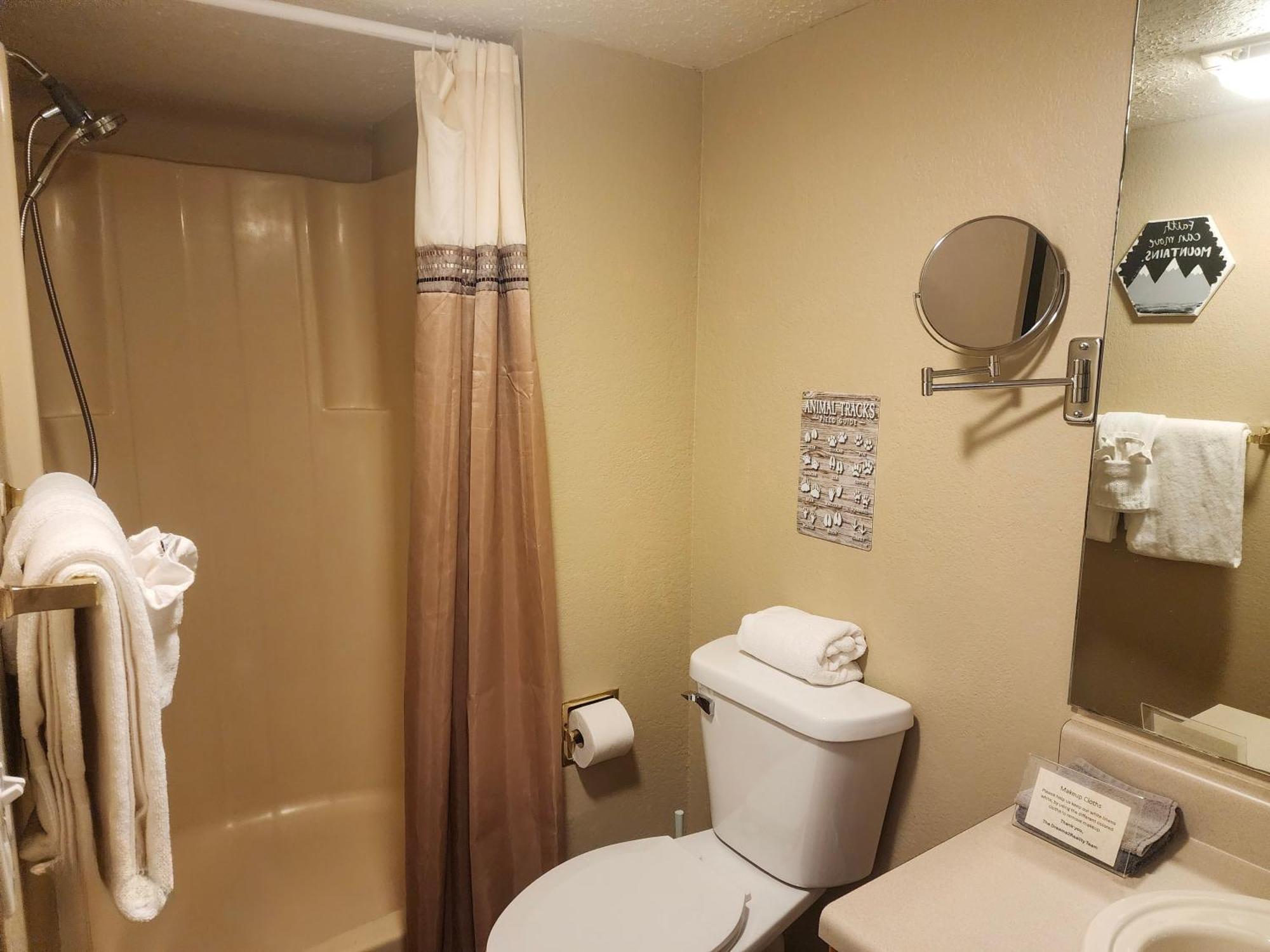 Charming 2-bedroom With Loft, Scenic Views, And Free Attraction Tickets - Fc40-9 *
